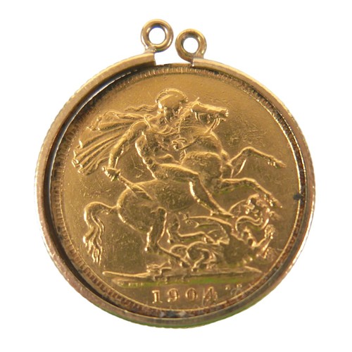 91 - An Edward VII gold sovereign, 1904, Australia, Sydney Mint, in a 9ct pendant mount, total 8.6g.