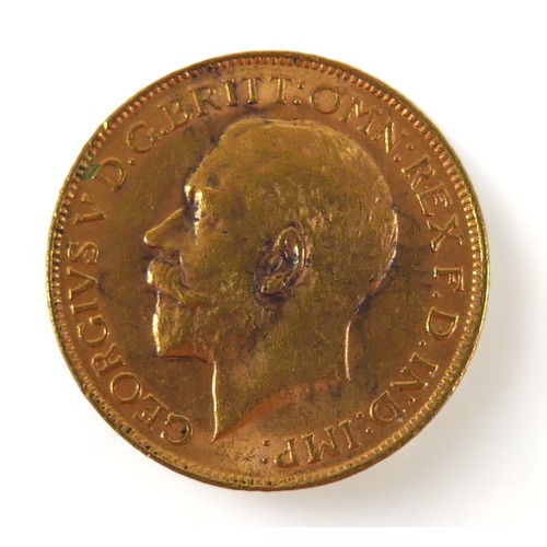 97 - A George V gold sovereign, 1913.