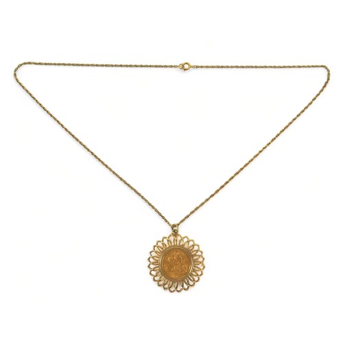 87 - A George V gold half sovereign, 1912, in a 9ct gold pendant mount, on a 9ct gold chain, 54cm long, 1... 