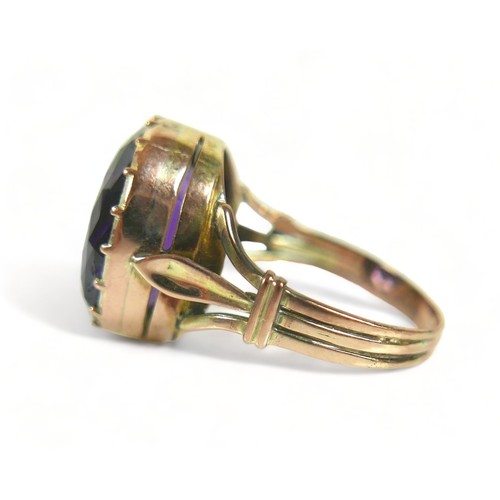 210 - A 9ct gold diamond ring size Q and a yellow gold amethyst ring size P surface tests to approx 9ct, t... 