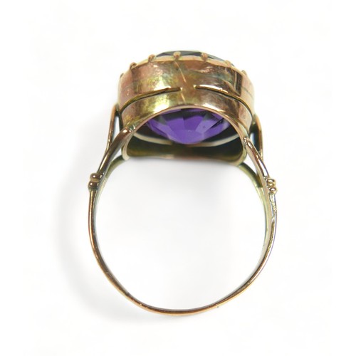 210 - A 9ct gold diamond ring size Q and a yellow gold amethyst ring size P surface tests to approx 9ct, t... 