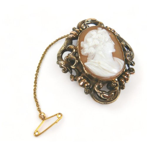 191 - A silver gilt cameo filigree bracelet and a gild metal cameo brooch, bracelet length 21.5cm, brooch ... 