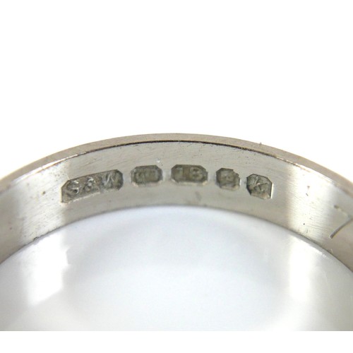 199 - An 18ct white gold wedding band ring, 3.7mm wide, size N, 3.0g.