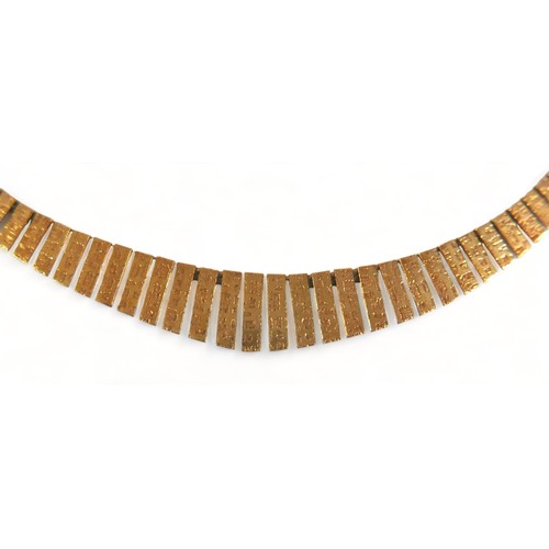 285 - A 9ct gold necklet, 47cm long, 15.5 grams.