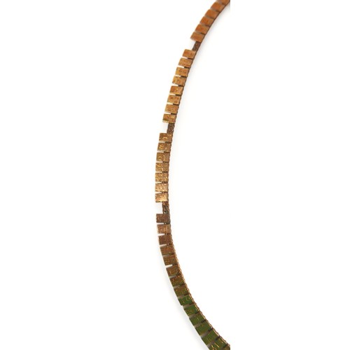 285 - A 9ct gold necklet, 47cm long, 15.5 grams.