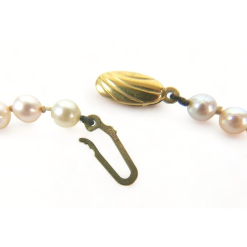 226 - A pearl necklace, with 9ct gold clasp, single string of individually knotted evenly sized pearls, ea... 