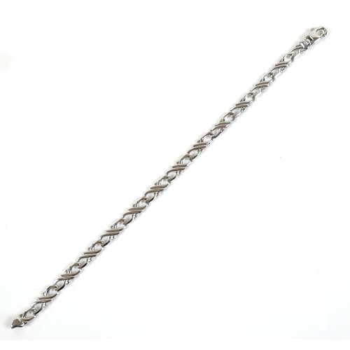 269 - A 9ct white gold chain bracelet, 10.2g, 19cm long.