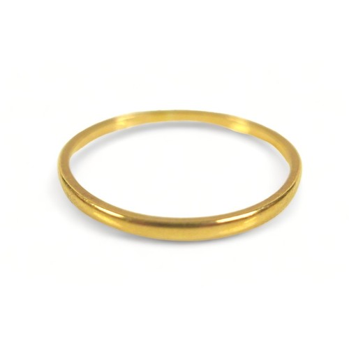 177 - A 22ct yellow gold wedding band ring, 1.7mm wide, size Q, 1.5g.