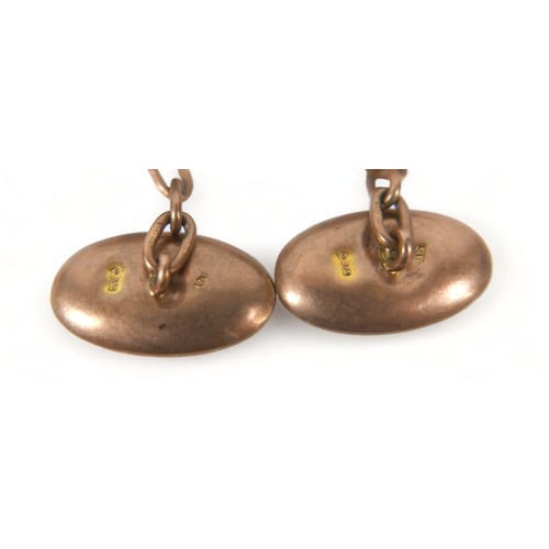 196 - A pair of 9ct gold cufflinks, 5.7g.