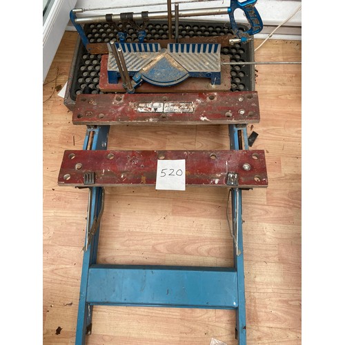 520 - Black and Decker workmate and mitre block