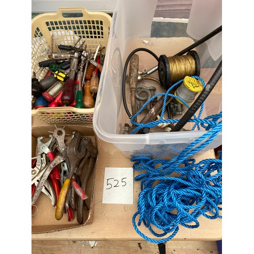 525 - Screwdrivers, hole punches, rope, solder oddments