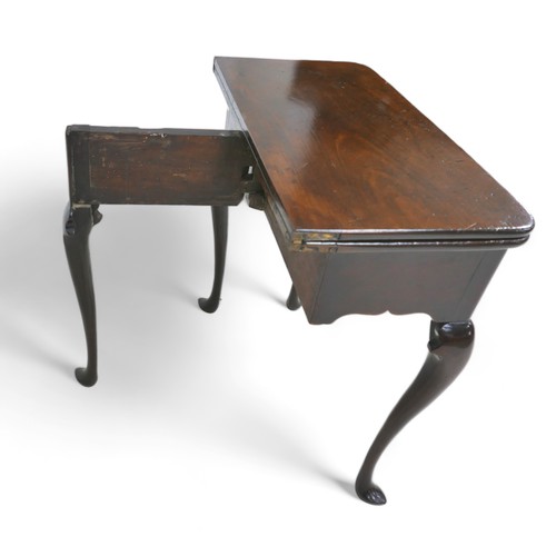 629 - An early Georgian mahogany side table, with folding table top surface, gate leg action, with single ... 