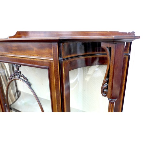 660 - An Edwardian mahogany display cabinet, probably Shapland & Petter, with key, 113 by 98 by 163cm high... 