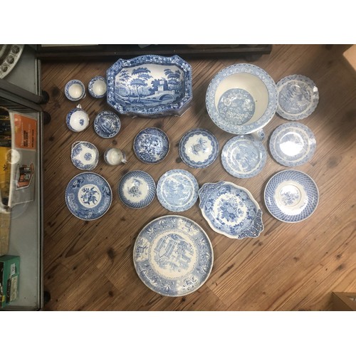 104 - A collection of over thirty pieces of 19th century Copeland & Garrett blue and white wares, includin... 