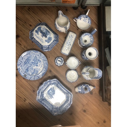 104 - A collection of over thirty pieces of 19th century Copeland & Garrett blue and white wares, includin... 