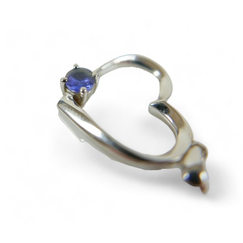 180 - A 9ct white gold tanzanite heart pendant, round cut stone 0.25ct, blue violet colour, 2.1g, 17mm by ... 