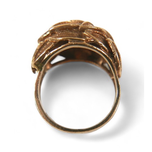 133 - A 9ct yellow gold leaf ring, size N/O, 6.6g