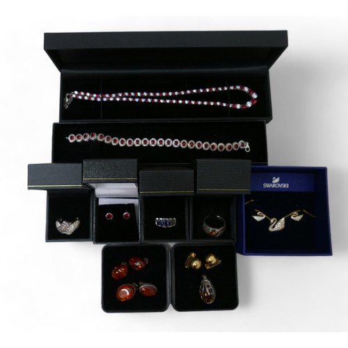 118 - A collection of costume jewellery, watches, gilt earrings and lockets. (1 box)