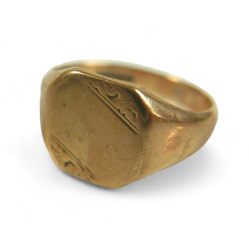 190 - A group of gold jewellery, comprising two gents gold rings: one 9ct 5.2g, one rubbed marks, 5.8g, an... 