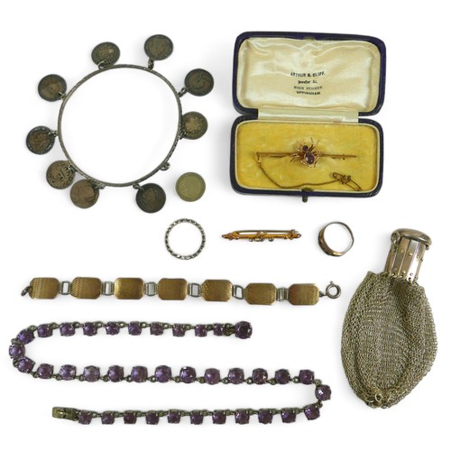 189 - A small collection of jewellery, comprising a Victorian 9ct gold and amethyst spider bar brooch, a 9... 