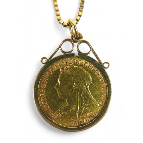 202 - A Victorian 1895 half sovereign in 9ct gold pendant setting and 9ct gold box chain, overall gross we... 