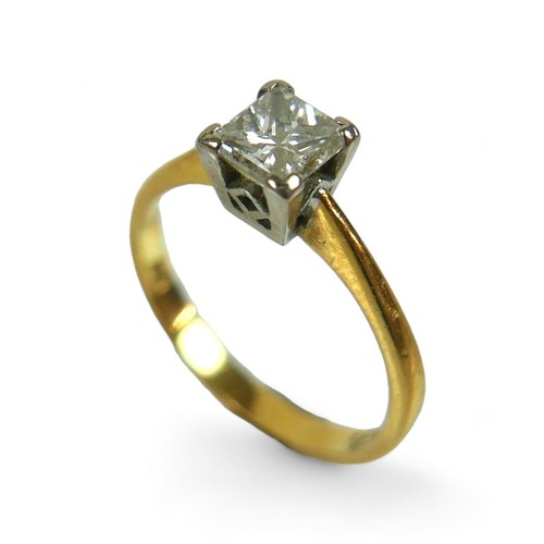 225 - An 18ct yellow gold and diamond solitaire ring, the single princess-cut square stone approx. 0.5ct, ... 