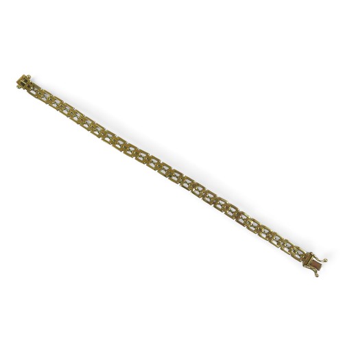 153 - A three-bar gate 9ct gold bracelet, the central link with twist detail, 17cm long, 9.1g.