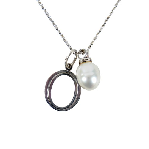 66 - A commemorative Oprah Winfrey silver and pearl pendant necklace, by Kailis, set with two black diamo... 