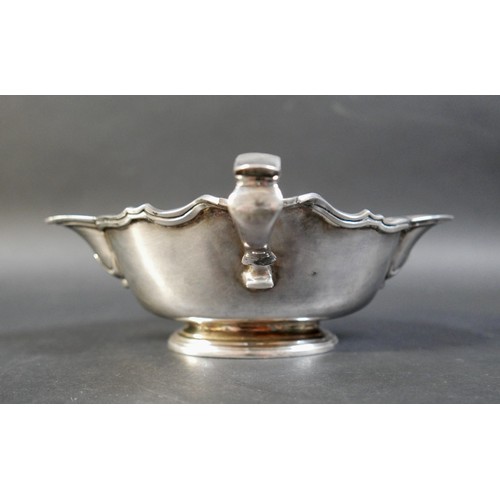 12 - A Britannia standard silver double handle sauce boat, date letter k, maker G P, 428g / 13.7toz, 18 b... 