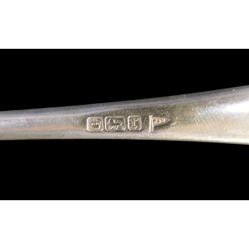 1 - An Edward VII silver suite of cutlery, rat tail handles with initial 'D' engraved to the terminals, ... 