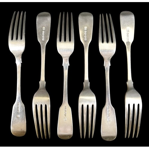 40 - Six Victorian silver table forks, Ramsay, Exeter 1842/43, each 17.5cm long, 7.55 toz. (6)