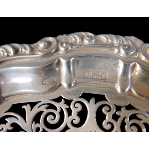 30 - An Edwardian silver comport, with pierced decoration and foliate clasped rim, William Mammatt & Son,... 