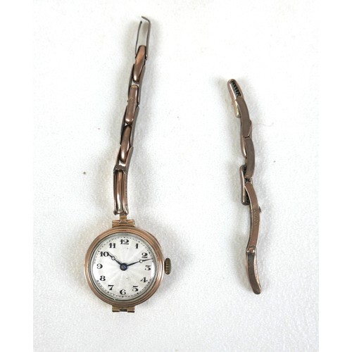 104 - A 9ct yellow gold manual wind bracelet wristwatch, broken sprung strap, 25mm case, 19.8g.
Notes: not... 