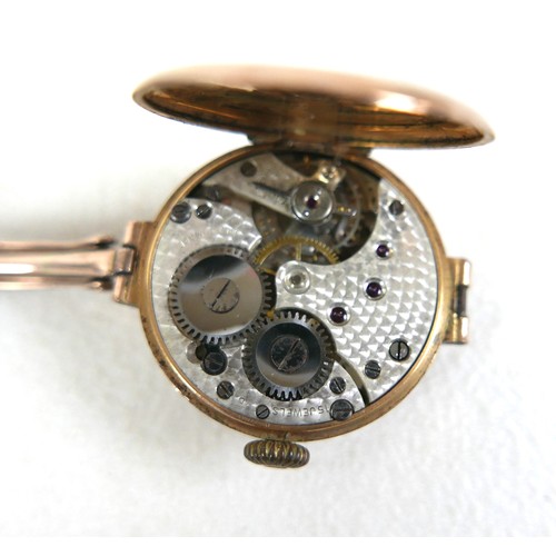 104 - A 9ct yellow gold manual wind bracelet wristwatch, broken sprung strap, 25mm case, 19.8g.
Notes: not... 