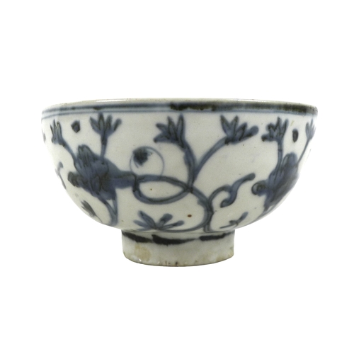 176 - A Chinese porcelain bowl, late Ming period, decorated in underglaze blue internally with four flower... 