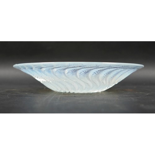 246 - A Rene Lalique clear and opalescent glass bowl, circa 1930s, coupe-ouverte shape, in the 'Actinia' p... 