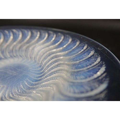 246 - A Rene Lalique clear and opalescent glass bowl, circa 1930s, coupe-ouverte shape, in the 'Actinia' p... 