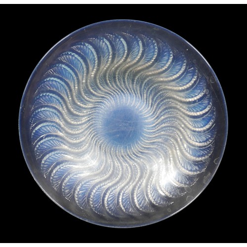 246 - A Rene Lalique clear and opalescent glass bowl, circa 1930s, coupe-ouverte shape, in the 'Actinia' p... 