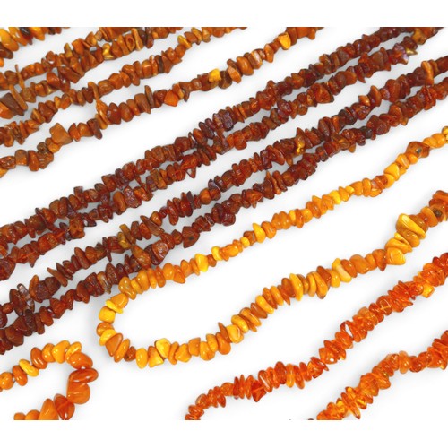 109 - A group of seventeen baltic amber necklaces, two of opera length, 160cm long, 815g total weight. (1 ... 