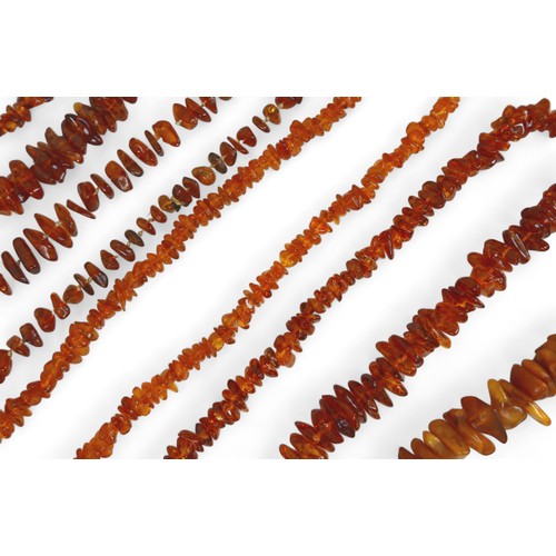 109 - A group of seventeen baltic amber necklaces, two of opera length, 160cm long, 815g total weight. (1 ... 