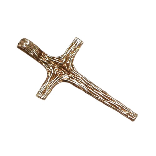 44 - A 9ct gold crucifix, with wood grain effect to sides, 5.5g, 5.3cm long.