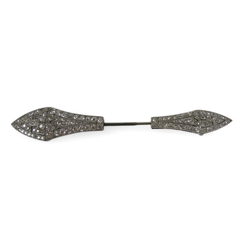 150 - An Art Deco diamond jabot pin, approximately 112 round cut diamonds, largest unmarked white metal mo... 