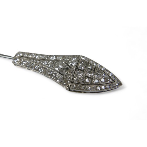 150 - An Art Deco diamond jabot pin, approximately 112 round cut diamonds, largest unmarked white metal mo... 