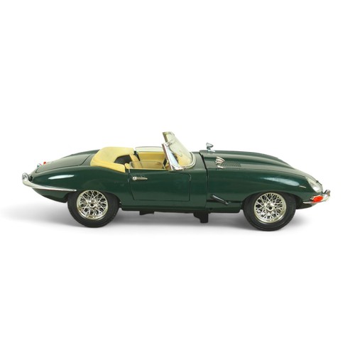 326 - A Bburago scale model car, Jaguar 'E' Cabriolet (1961), model 3516, in green with cream interior and... 