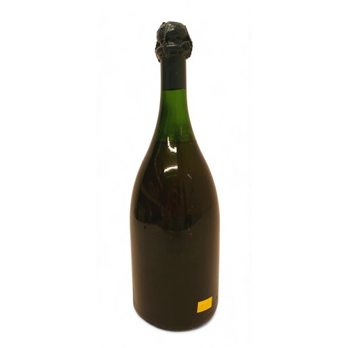 360 - Vintage Champagne: a bottle of Moet & Chandon Champagne, Cuvee Dom Perignon, Vintage 1961.