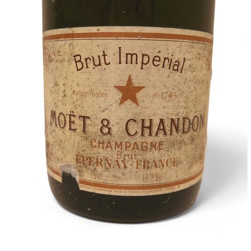 359 - Two bottles of Moet & Chandon champagne, comprising one Premiere Cuvee and one Brut Imperial. (2)