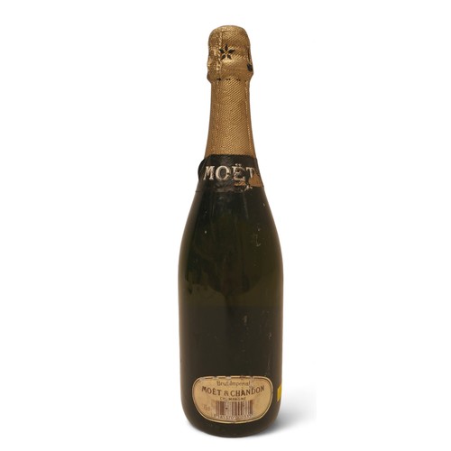 359 - Two bottles of Moet & Chandon champagne, comprising one Premiere Cuvee and one Brut Imperial. (2)