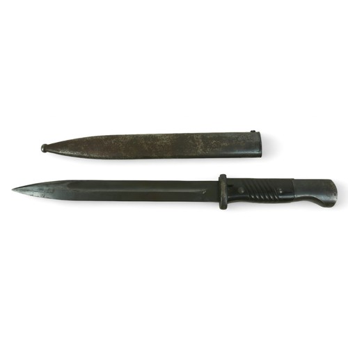 321 - A German WWII bayonet, with steel scabbard, the blade stamped 'Jos Corts Sn', '776 b', and with date... 