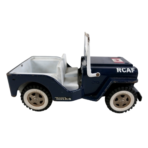 327 - A Tonka RCAF model jeep, tin plate and white plastic, in dark blue with Canadian flag to bonnet, 23.... 