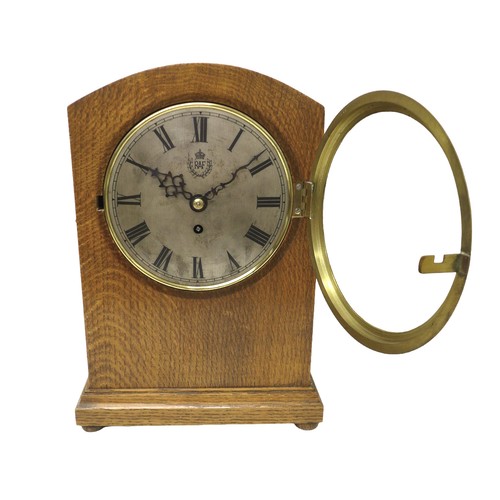 347 - A pre-WWII RAF oak cased mantel clock, the silvered dial engraved with the Royal Air Force insignia,... 